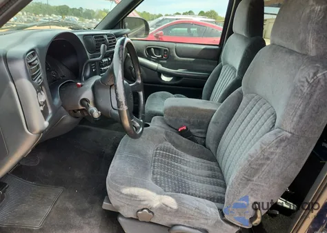 2001 Chevrolet S Truck S10 from USA, damaged, VIN 1GCCS195618150631